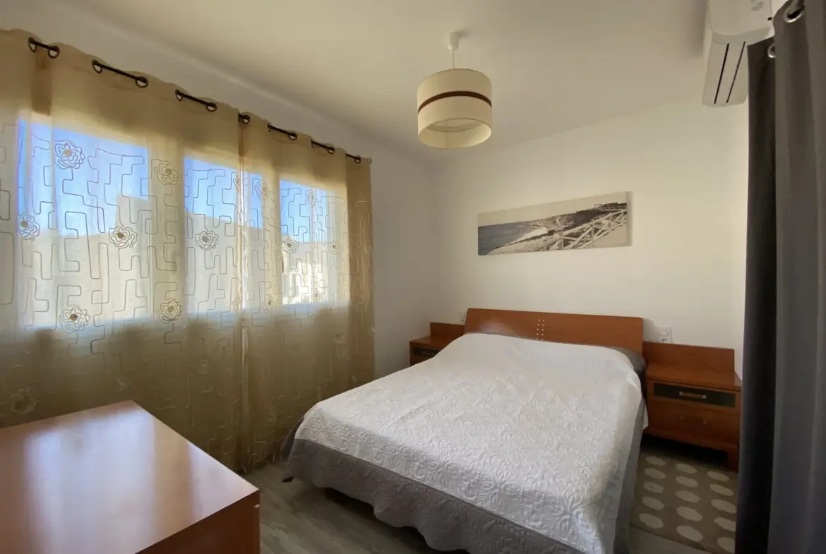À Vendre: Maison 3 Pièces avec Jardin et Stationnements à Vias 