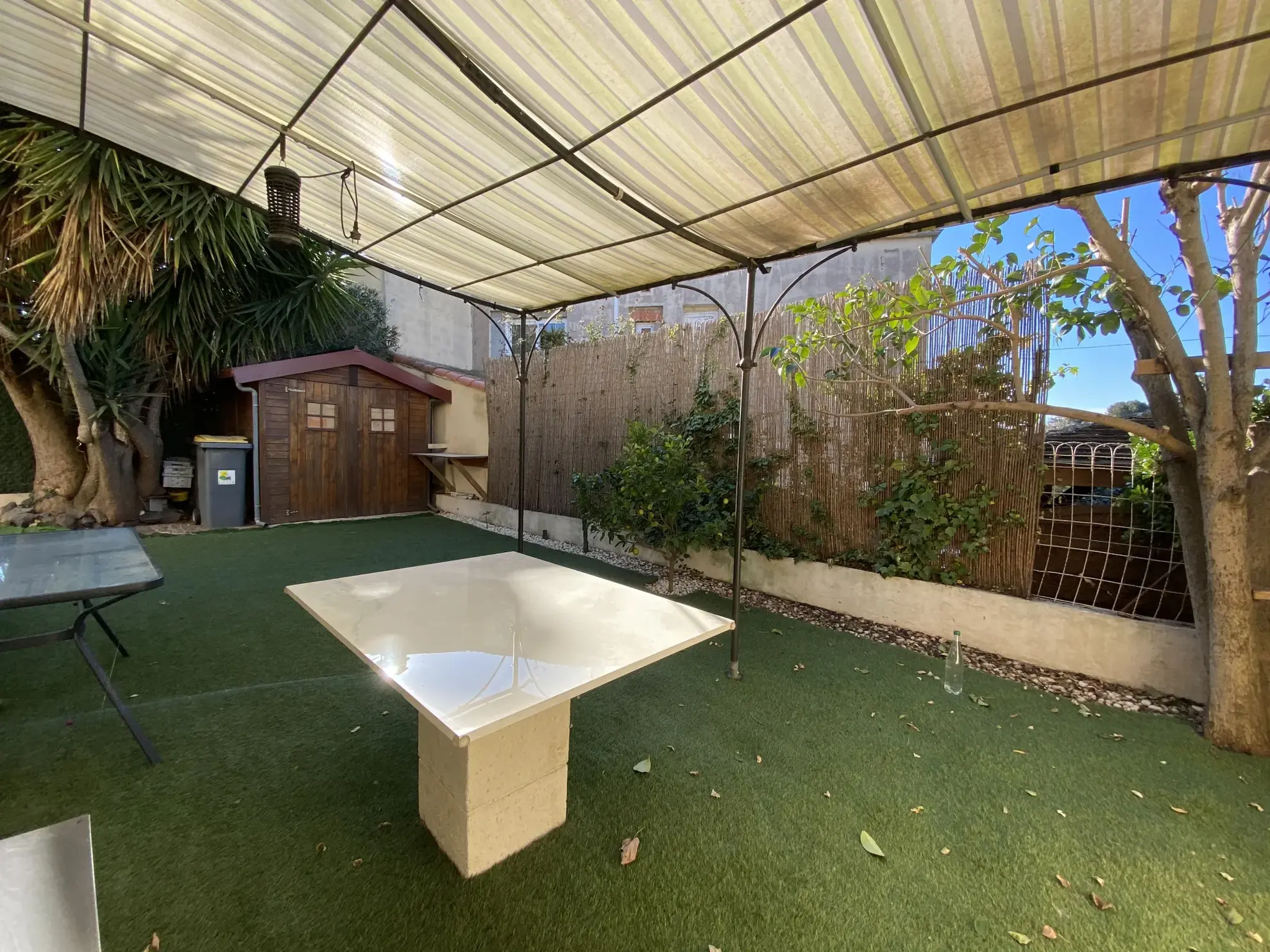À Vendre: Maison 3 Pièces avec Jardin et Stationnements à Vias 