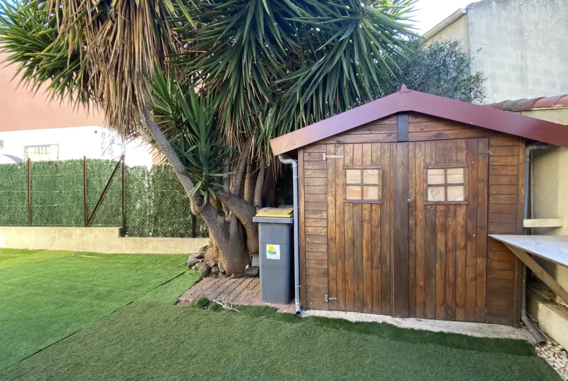 À Vendre: Maison 3 Pièces avec Jardin et Stationnements à Vias 