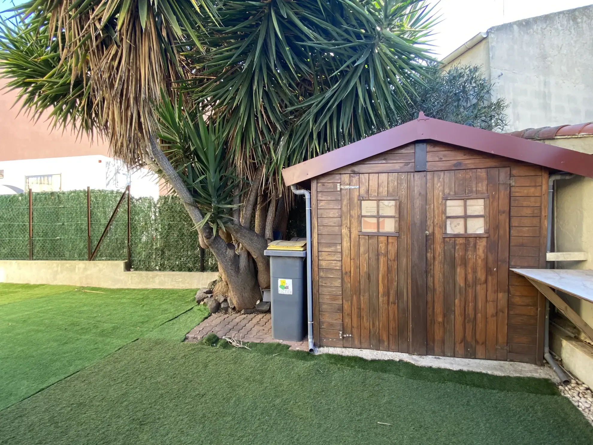 À Vendre: Maison 3 Pièces avec Jardin et Stationnements à Vias 