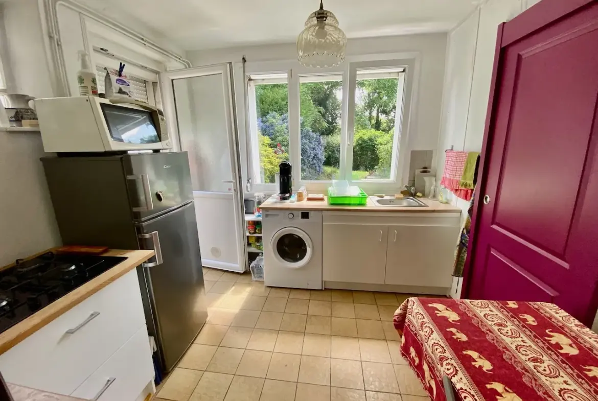 Charmante Maison Semi-Individuelle à Avesnelles à Renover 