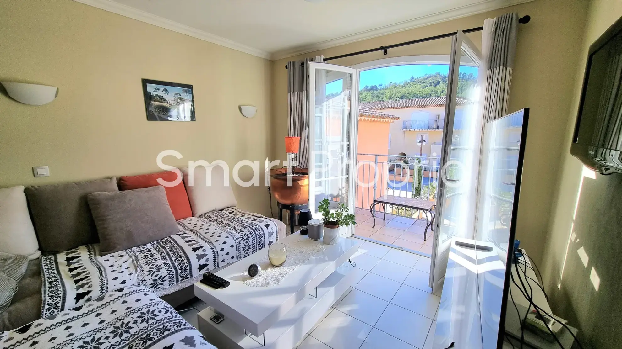 Appartements à vendre à Callian : 3 pièces de 51 m² avec balcon et parking 