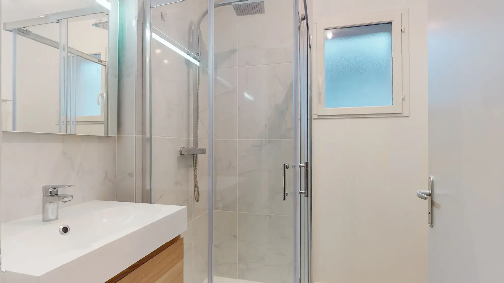 À vendre : Appartement T2 rénové sur la place des Halles à Dijon 