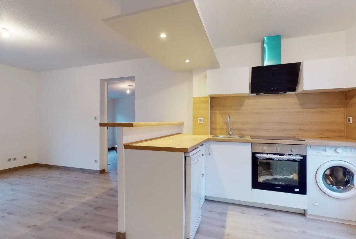 À vendre : Appartement T2 rénové sur la place des Halles à Dijon 