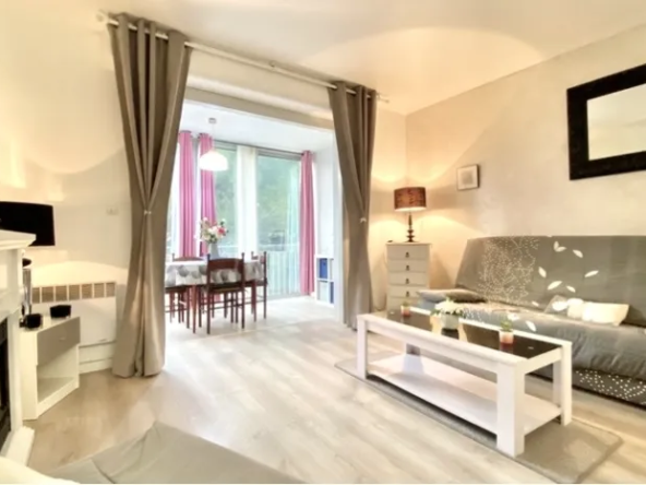 Studio Rénové à Bandol - 28 m² au Calme 
