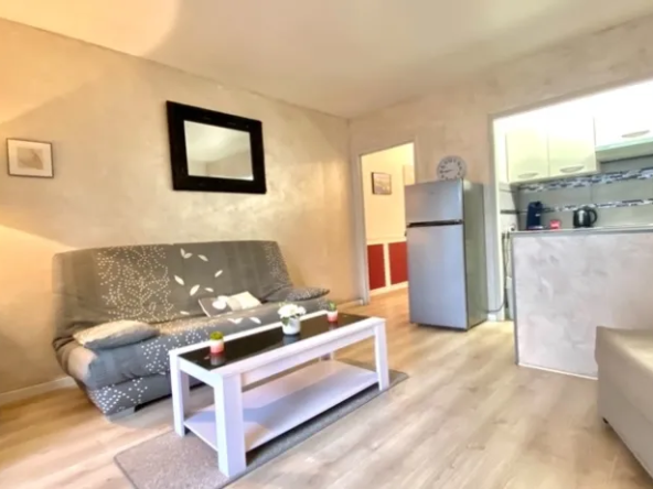 Studio Rénové à Bandol - 28 m² au Calme 