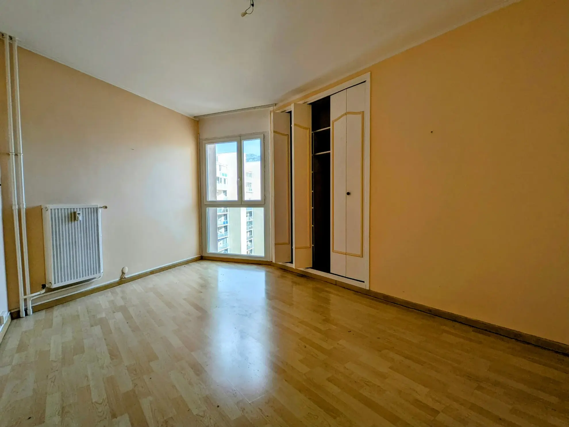 Vente Appartement T5 110 m² avec Terrasse à Toulon Mayol 