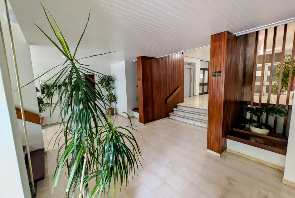 Vente Appartement T5 110 m² avec Terrasse à Toulon Mayol 