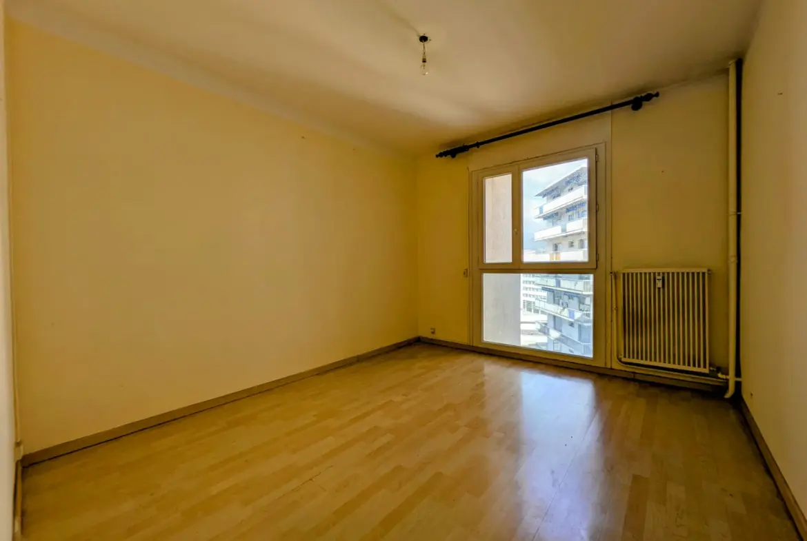 Vente Appartement T5 110 m² avec Terrasse à Toulon Mayol 