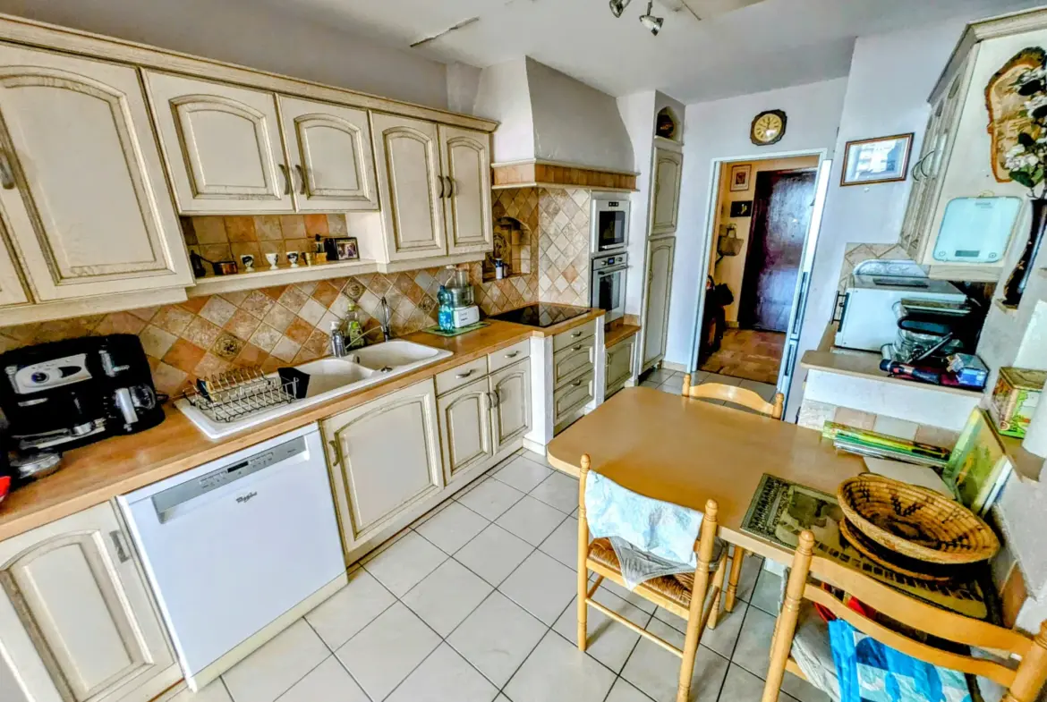 Vente Appartement T5 110 m² avec Terrasse à Toulon Mayol 