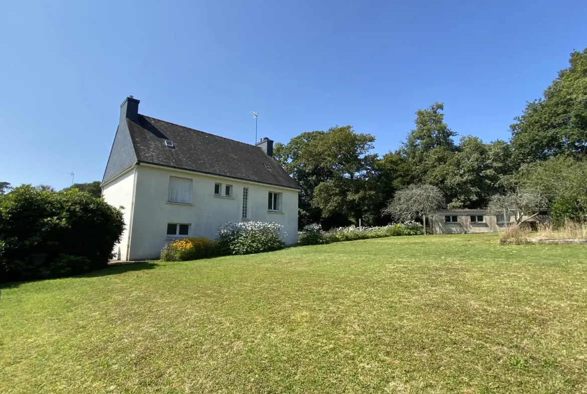 Maison de Bourg à Bubry - 128 m² sur terrain constructible 