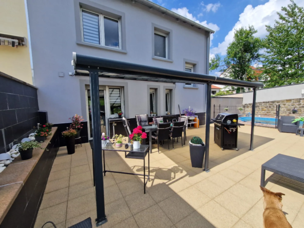 Maison de ville à vendre à Freyming-Merlebach avec piscine 