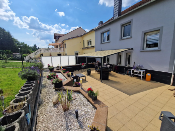 Maison de ville à vendre à Freyming-Merlebach avec piscine