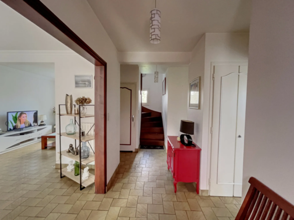 Maison des années 80 à Pluvigner avec jardin 