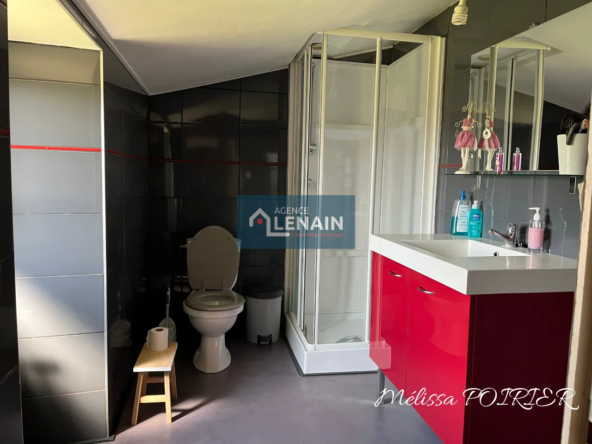 Maison de campagne rénovée avec piscine à Chanverrie 