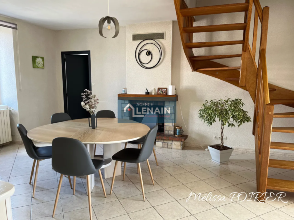 Maison de campagne rénovée avec piscine à Chanverrie 