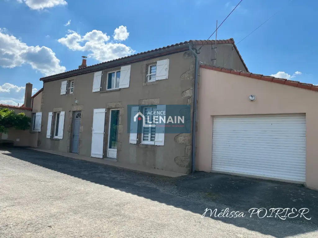 Maison de campagne rénovée avec piscine à Chanverrie