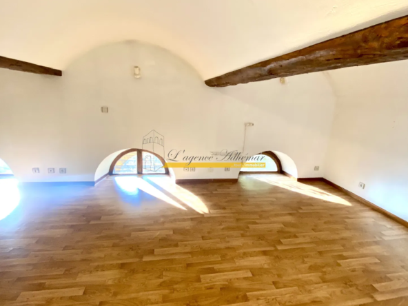 À vendre : Appartement T4 duplex dans l'ancienne abbaye de Maubec à Montélimar 