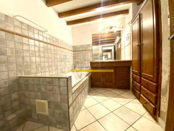 À vendre : Appartement T4 duplex dans l'ancienne abbaye de Maubec à Montélimar 