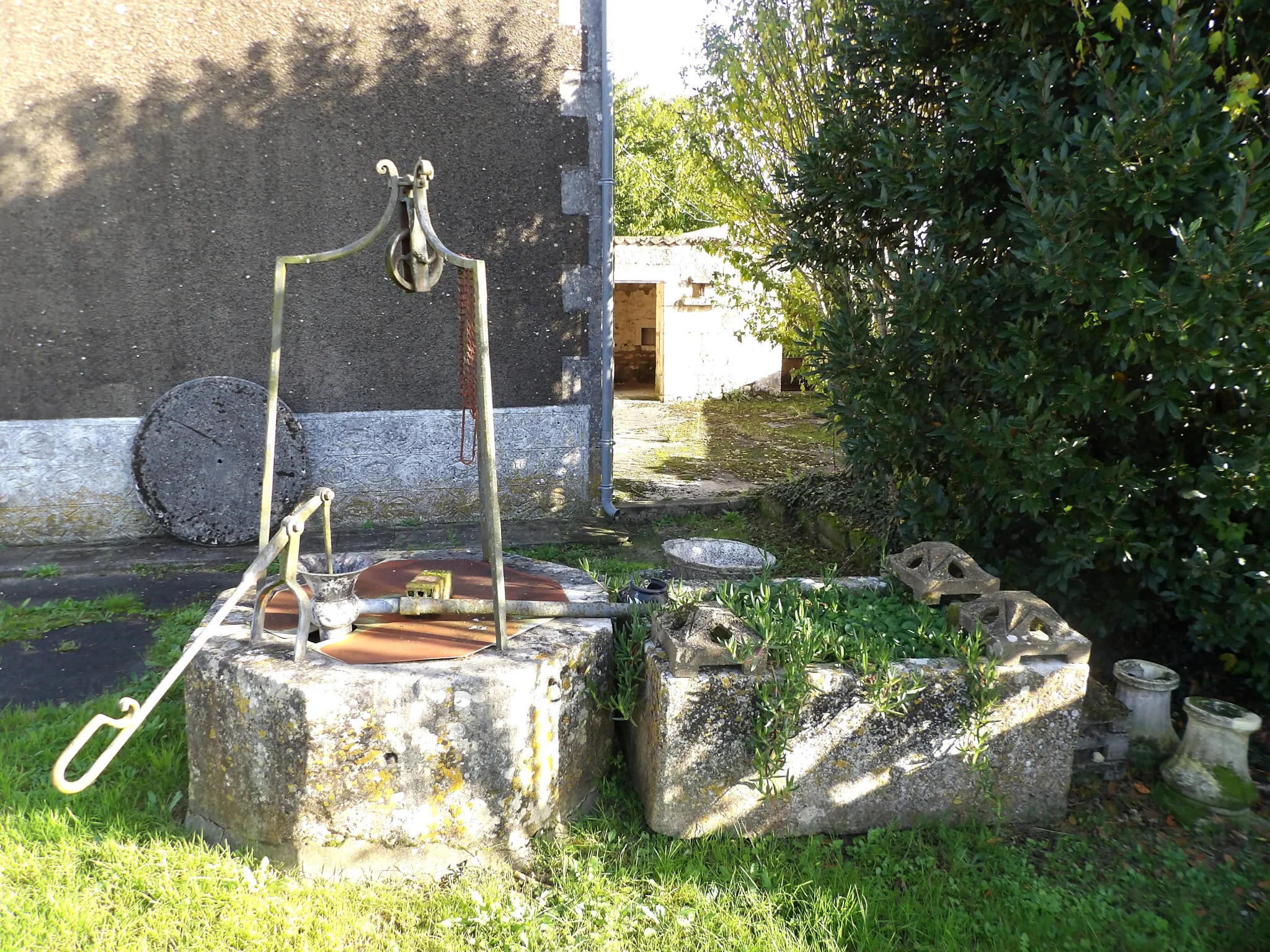 Maison charentaise à rénover près de Saint-Savinien 