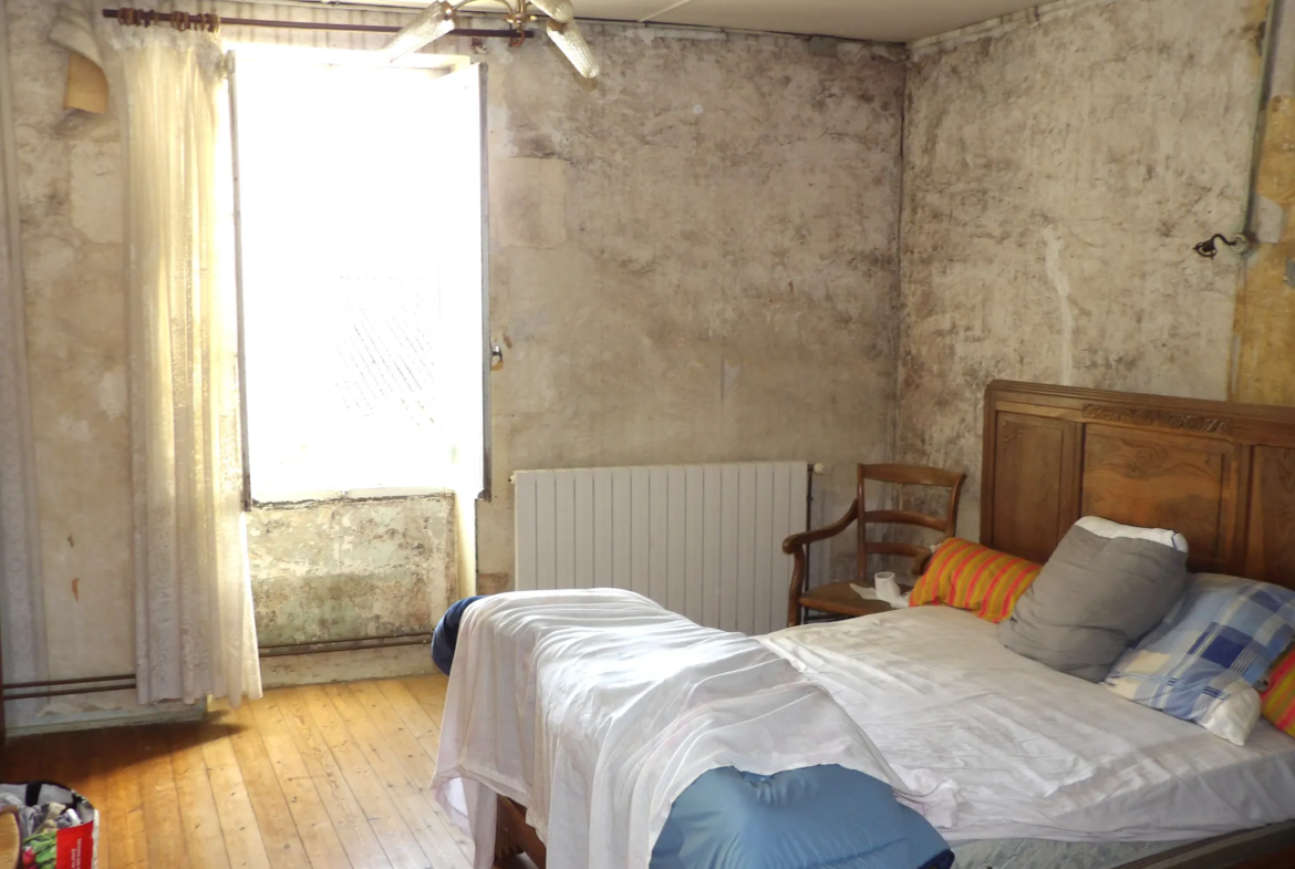 Maison charentaise à rénover près de Saint-Savinien 