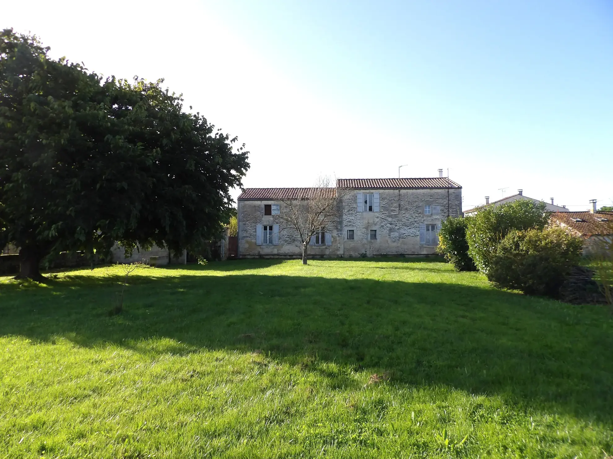 Maison charentaise à rénover près de Saint-Savinien 