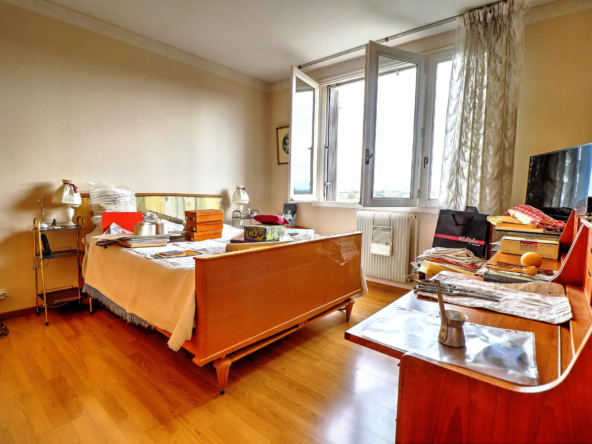 Bel Appartement Ancien de 118,97 m² au Coeur de Valence 
