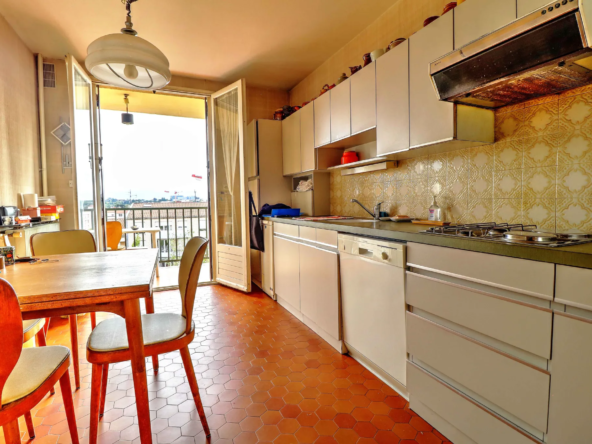 Bel Appartement Ancien de 118,97 m² au Coeur de Valence 