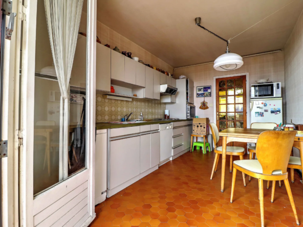 Bel Appartement Ancien de 118,97 m² au Coeur de Valence 