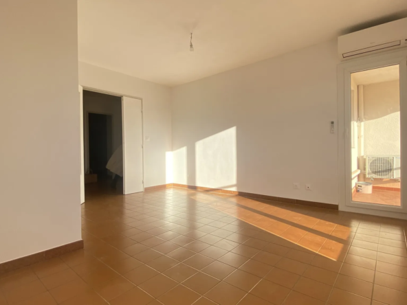 À vendre : Appartement T3 lumineux dans le centre de Six Fours Les Plages 