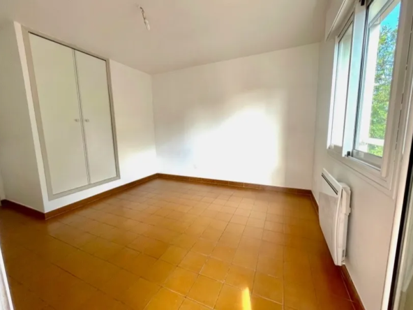 À vendre : Appartement T3 lumineux dans le centre de Six Fours Les Plages 