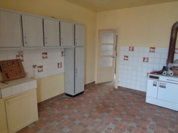 Maison de 86 m² avec dépendances à Prémery sur 2085 m² 