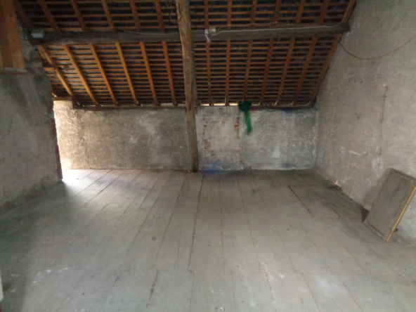 Maison de 86 m² avec dépendances à Prémery sur 2085 m² 