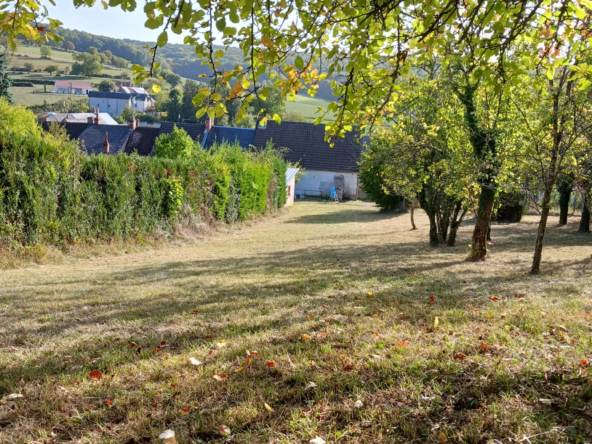 Maison de 86 m² avec dépendances à Prémery sur 2085 m² 