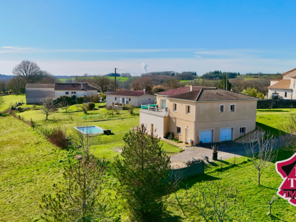 Maison contemporaine avec piscine chauffée à Massoules 