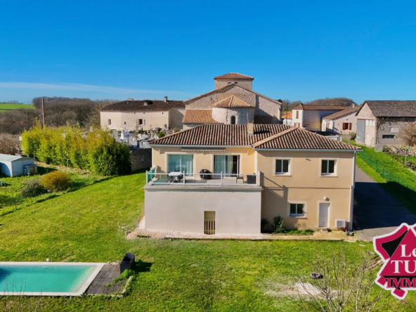 Maison contemporaine avec piscine chauffée à Massoules 