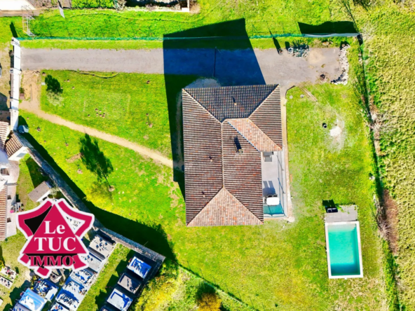 Maison contemporaine avec piscine chauffée à Massoules 