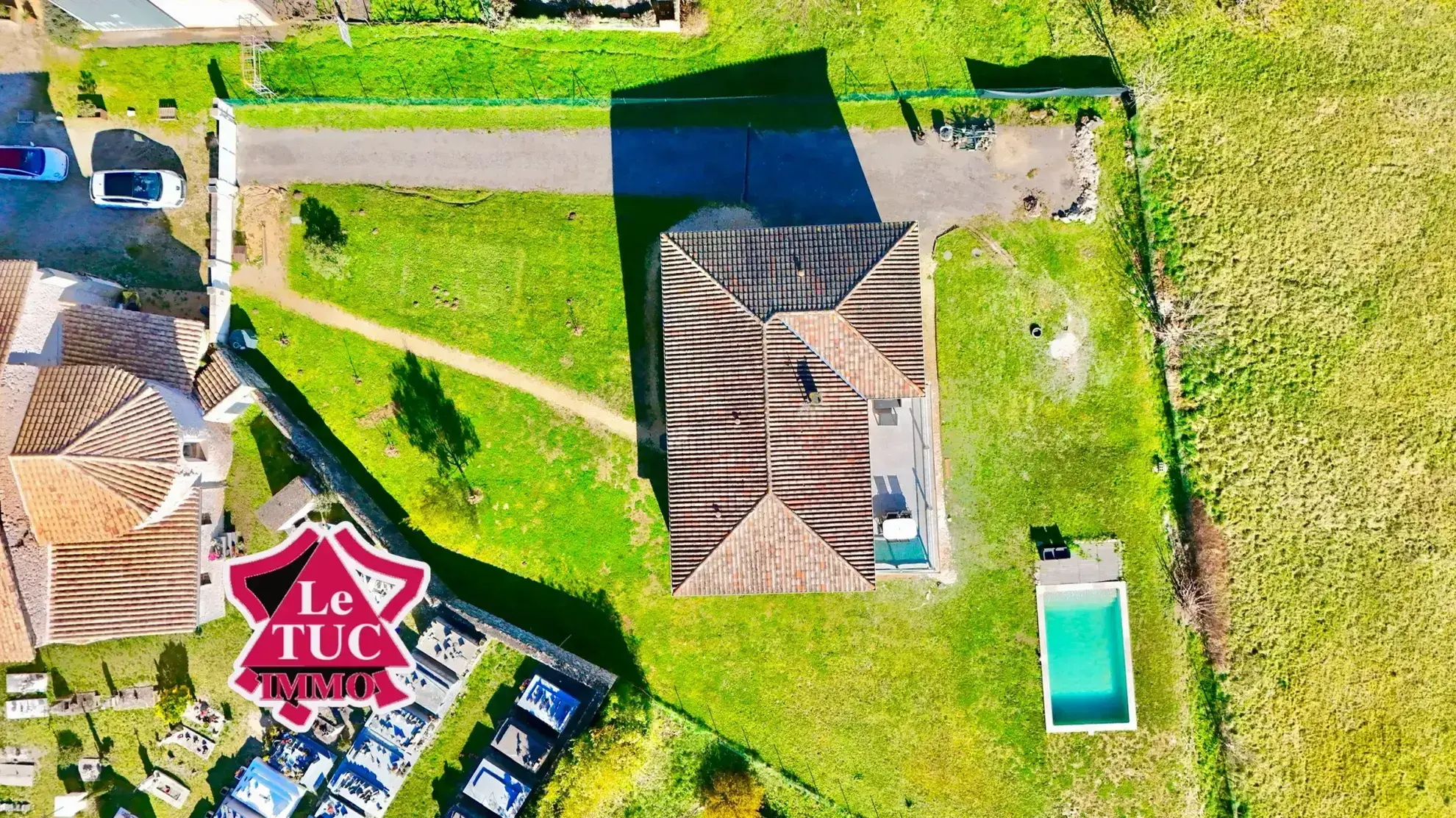 Maison contemporaine avec piscine chauffée à Massoules 