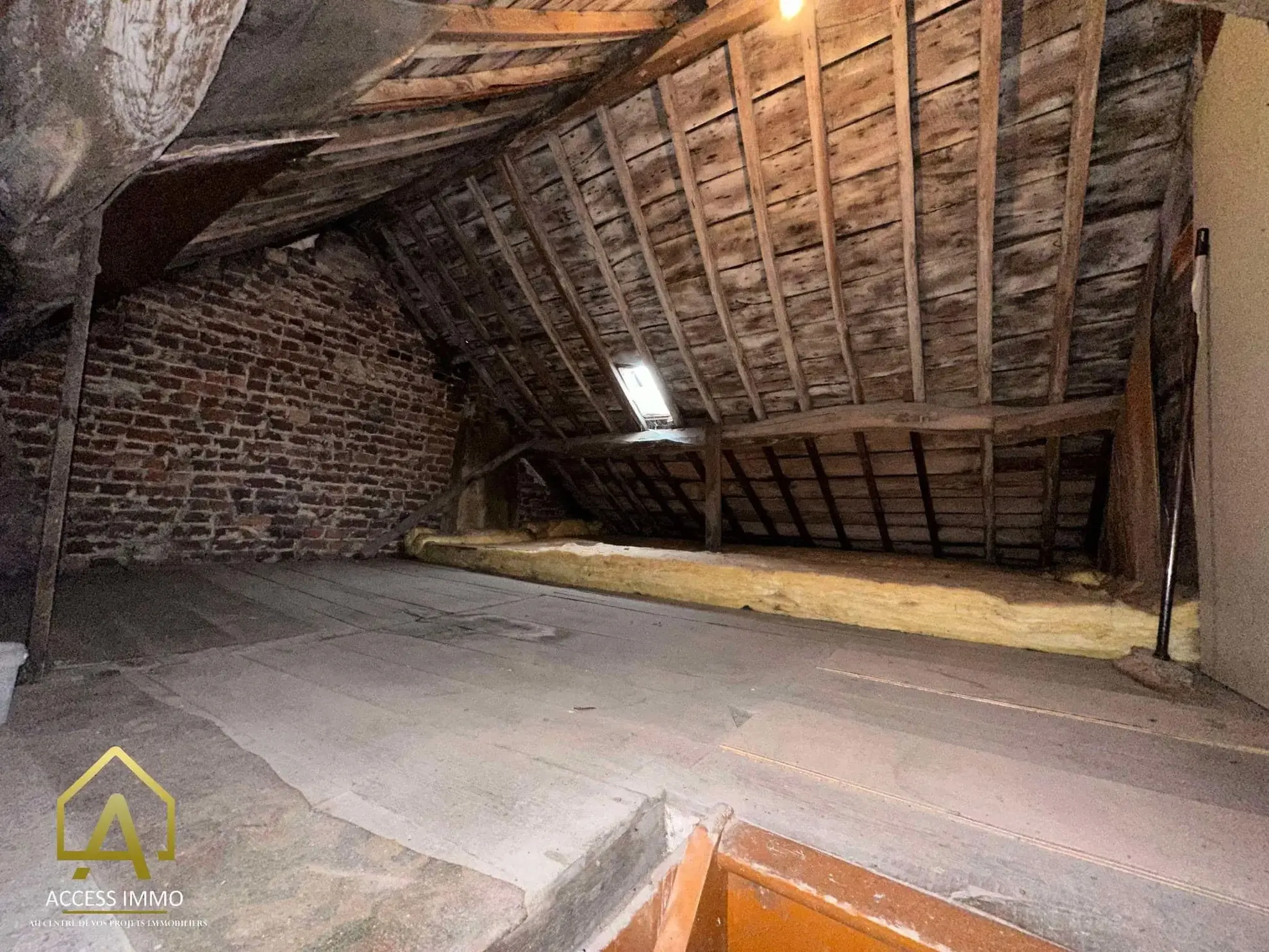 Maison mitoyenne à rénover de 63 m² à Jeumont 
