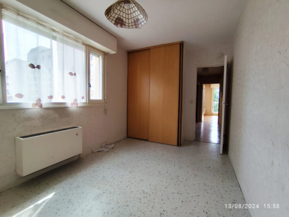 À vendre : Appartement T2 dernier étage à Pontoise avec balcon 