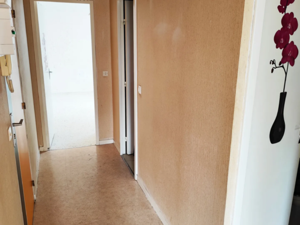 À vendre : Appartement T2 dernier étage à Pontoise avec balcon 