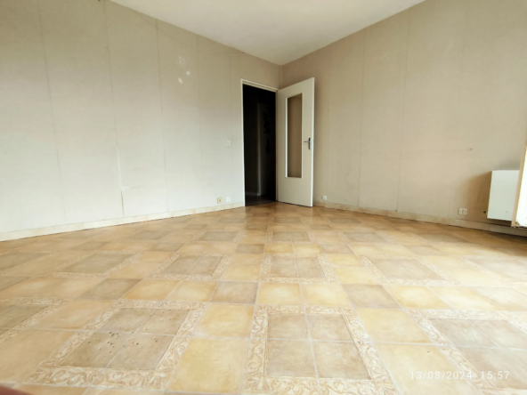 À vendre : Appartement T2 dernier étage à Pontoise avec balcon 