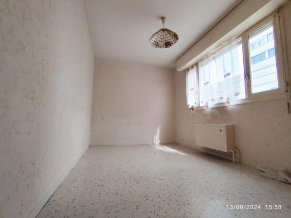 À vendre : Appartement T2 dernier étage à Pontoise avec balcon 