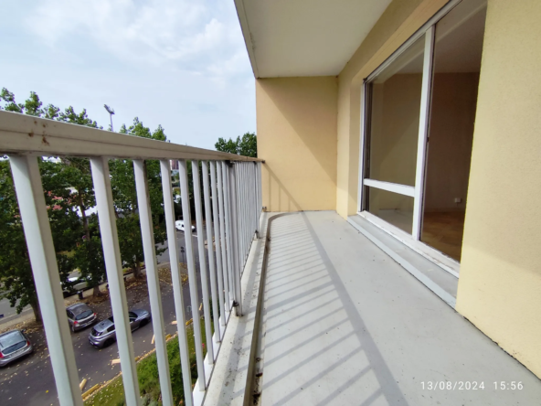 À vendre : Appartement T2 dernier étage à Pontoise avec balcon 