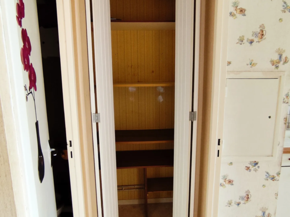 À vendre : Appartement T2 dernier étage à Pontoise avec balcon 