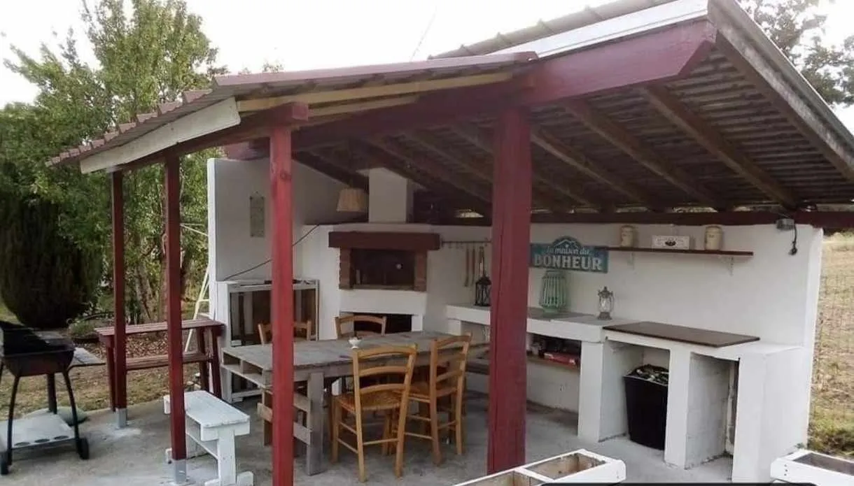 Longère spacieuse à vendre près de Limoges, 3 chambres sur 1300 m² 
