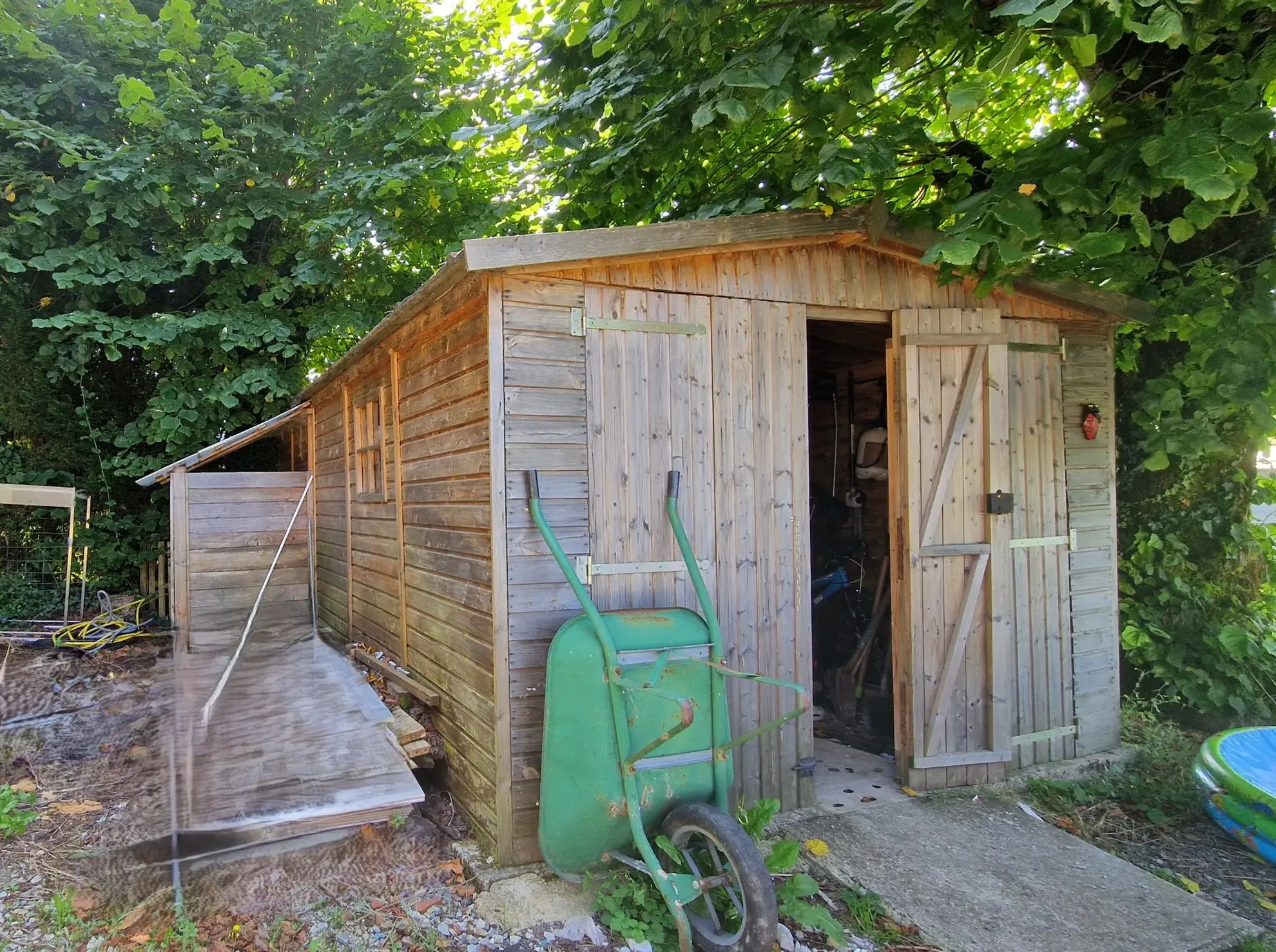 Longère spacieuse à vendre près de Limoges, 3 chambres sur 1300 m² 