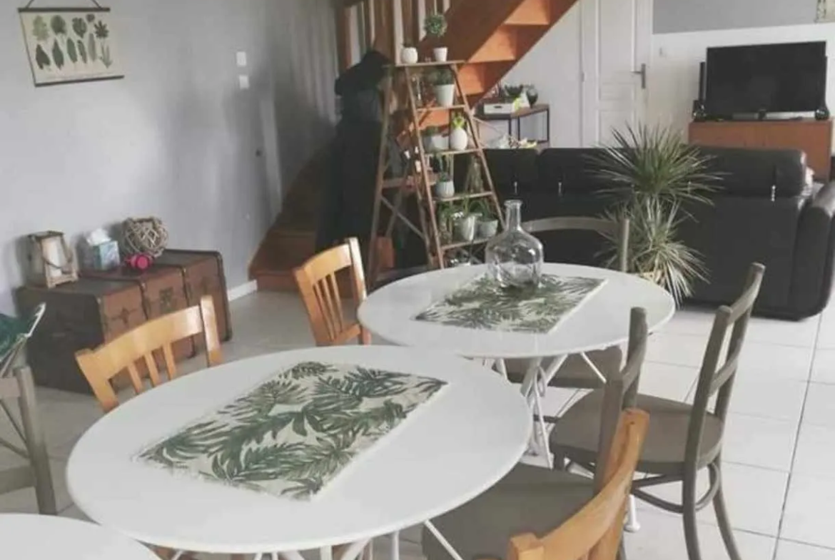Longère spacieuse à vendre près de Limoges, 3 chambres sur 1300 m² 