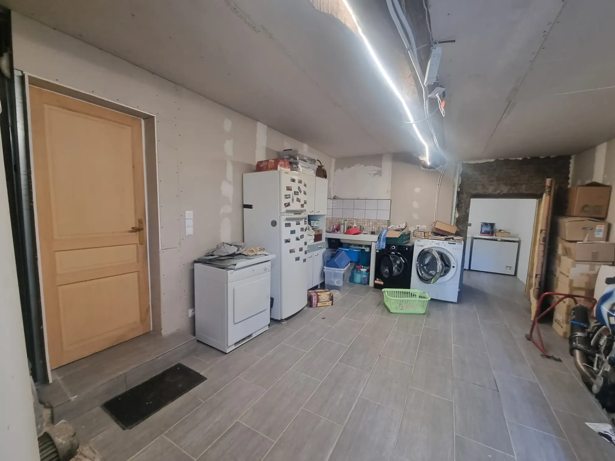 Longère spacieuse au Mêle-sur-Sarthe avec 2 chambres 