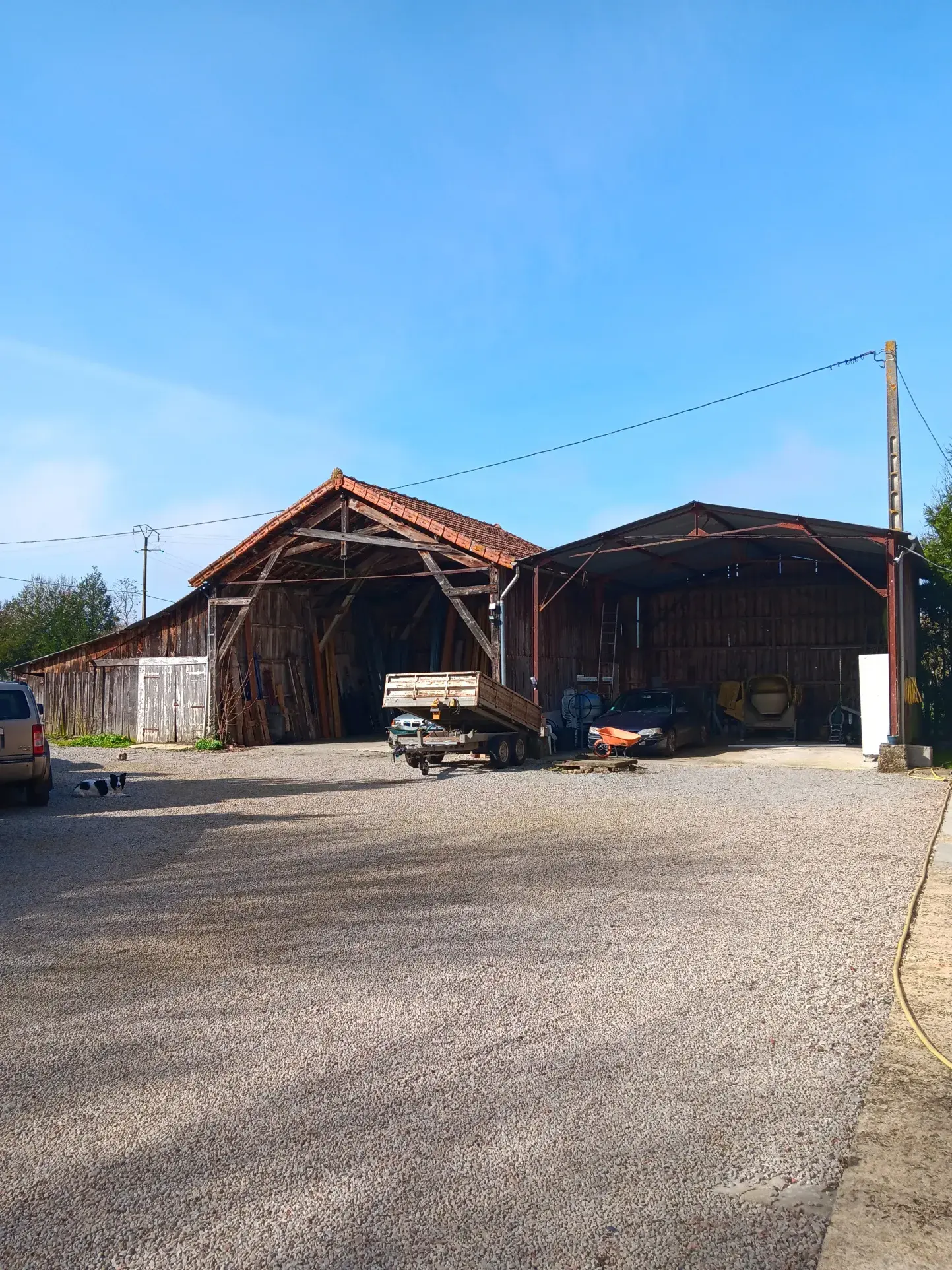 Longère spacieuse au Mêle-sur-Sarthe avec 2 chambres 